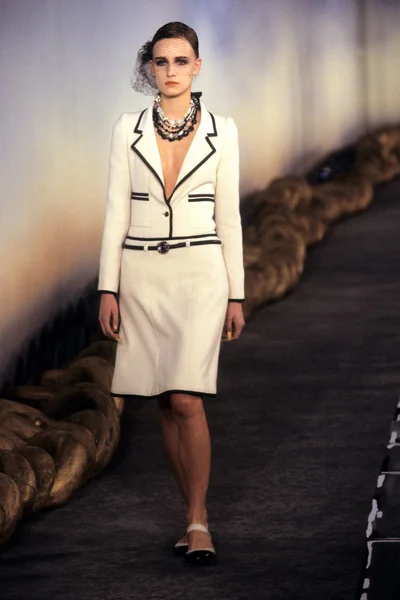 Look 2